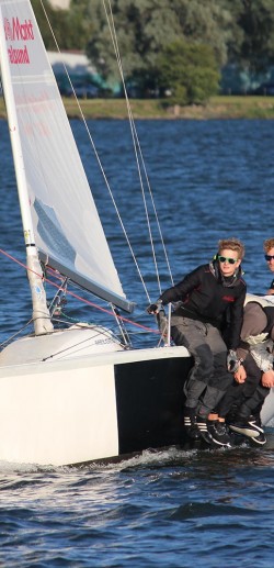 Melges Laika Segelkombinat – kurz vor Zieleinlauf